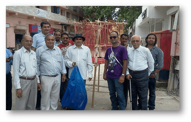 Preparation of the Kajlo out of bamboo and betel leaves, in memory of Saint Kabir